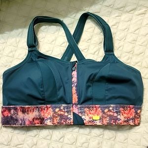 New never worn SheFit Ultimate Sports Bra